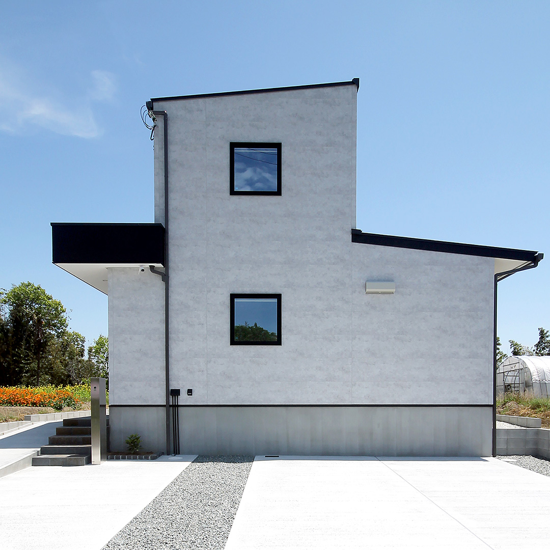 The rock is my home ワーナー・ブレイザー 岩の住宅建築 岩の中の家 | Uncrate
